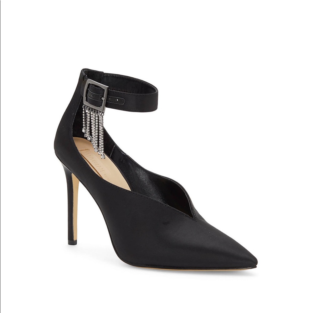 Greer Pump By Vince Camuto